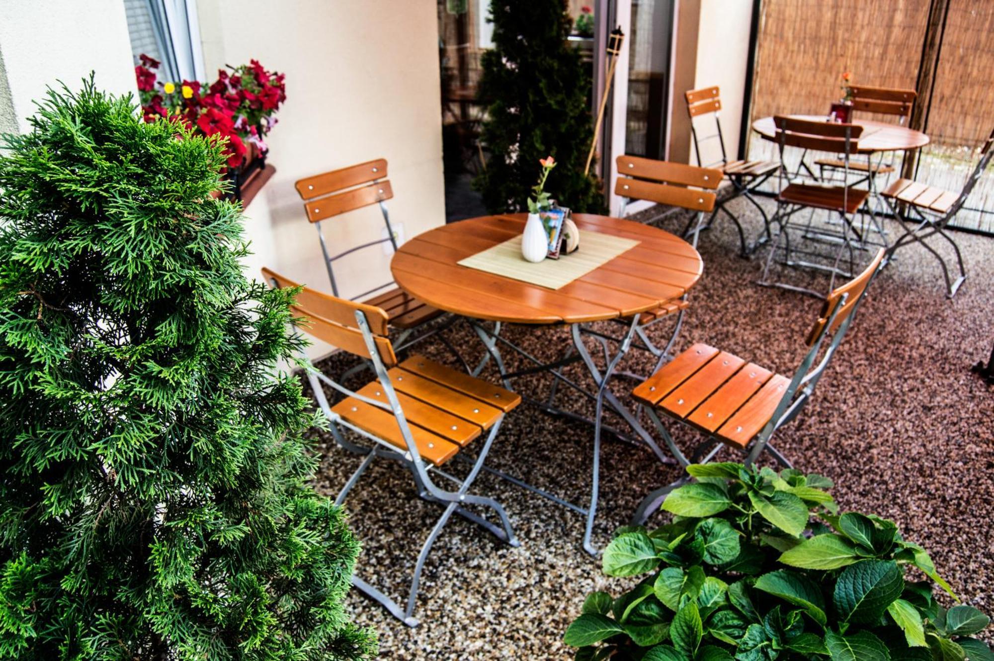 Restaurace A Penzion Garnet Olomouc Exterior foto